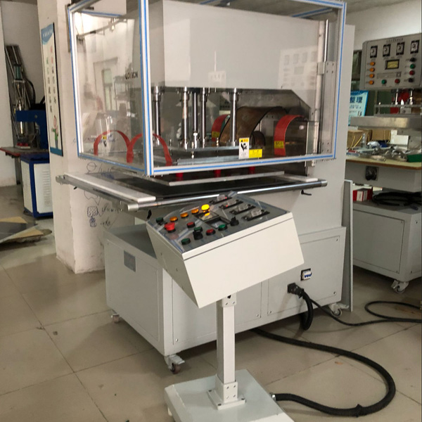 High frequency welding machine for cleats and flights
