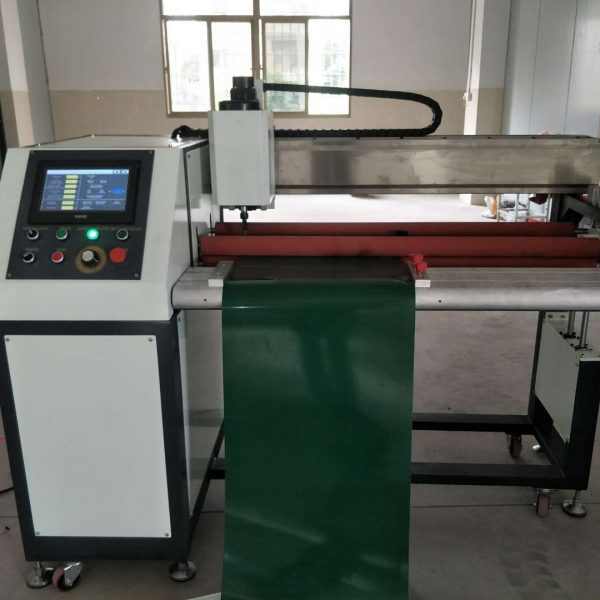 Automatic conveyor belt drilling press machine
